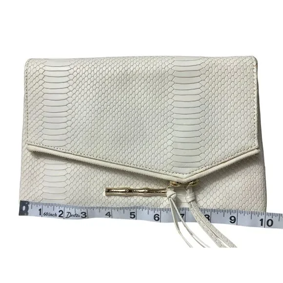 Elaine Turner White Snake-Embossed Clutch Wristlet | Like a New - Picture 4 of 16